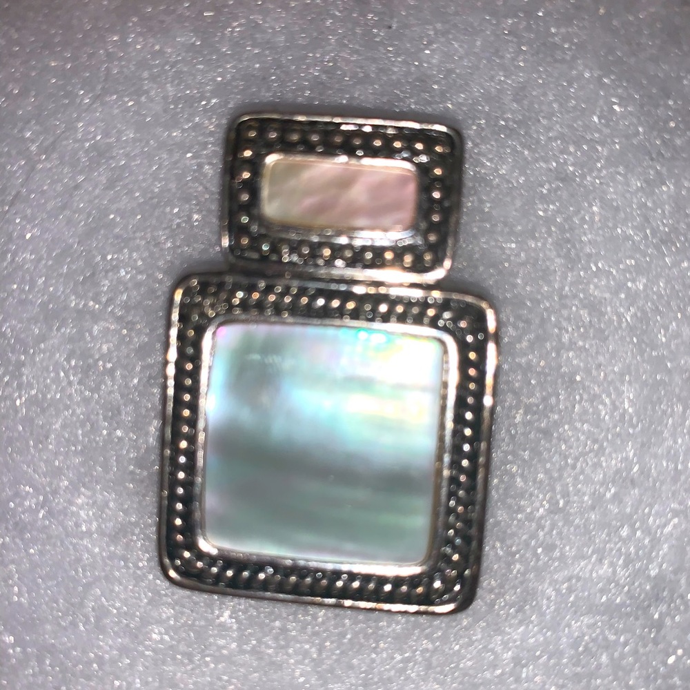 Lia Sophia Vintage Style Pendant